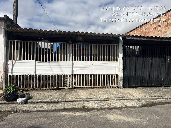 Casa — Conjunto Residencial Araretama