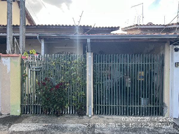 Casa — Vila Naly