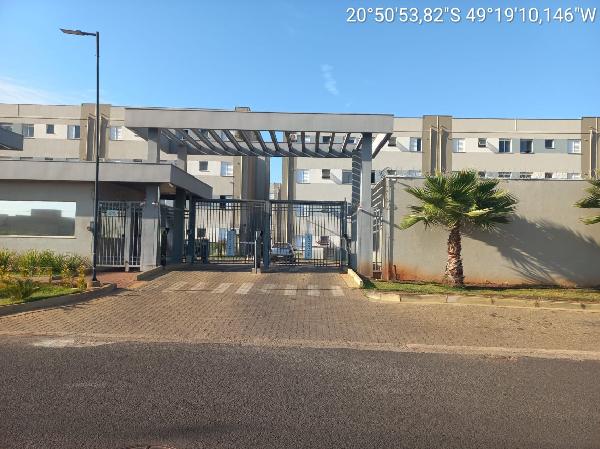 Apartamento — Lot Maria Adelia