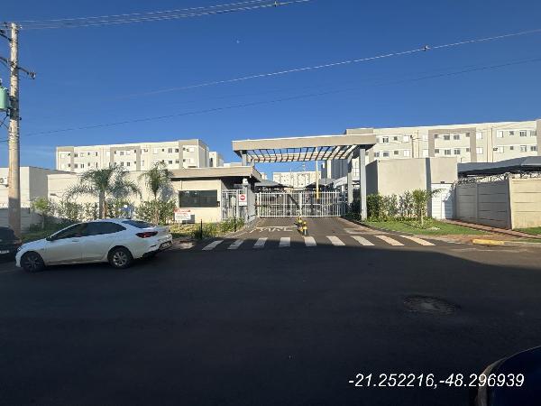 Apartamento — Athenas Paulista